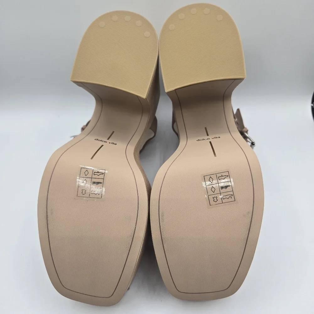 DOLCE VITA NWOT Wallis Chunky Heel Woodgrain Platform Heels in Beige